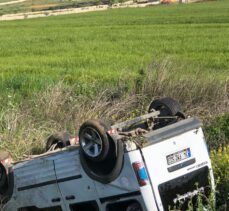 Gaziantep'te devrilen hafif ticari araçtaki 6 kişi yaralandı