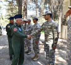 Hava Kuvvetleri Komutanı Orgeneral Kadıoğlu'ndan birliklere bayram ziyareti