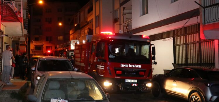İzmir'de apartman dairesinde çıkan yangında bir kişi öldü, 3 kişi dumandan etkilendi