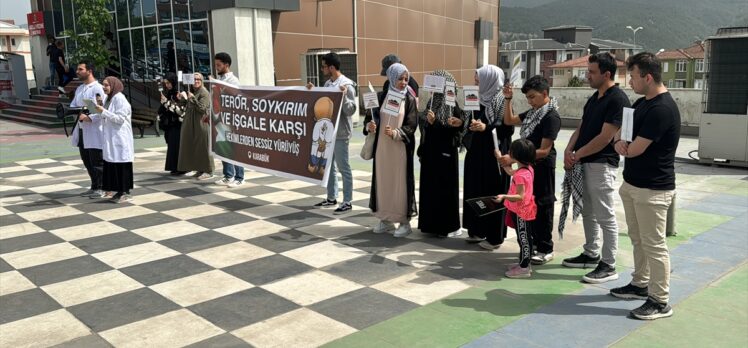 Sakarya ve Karabük'te hekimler ve sağlık çalışanları, Gazze için “sessiz yürüyüş” yaptı