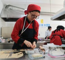 Kayseri'de lise öğrencileri yöresel yemekler yapmak için zamanla yarıştı