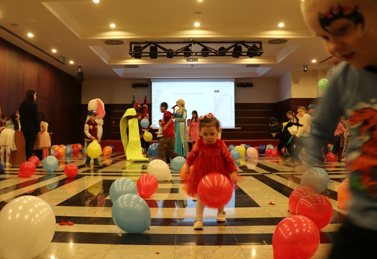 Kazakistan'da 23 Nisan Ulusal Egemenlik ve Çocuk Bayramı kutlandı