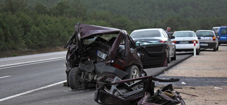 Kütahya'da trafik kazasında 1 kişi öldü 1 kişi yaralandı