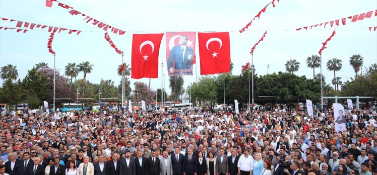 Mersin Büyükşehir Belediye Başkanı Vahap Seçer mazbatasını aldı: