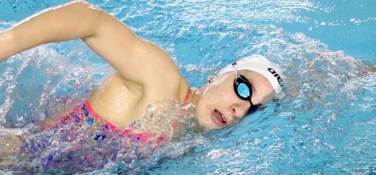 Milli yüzücü Merve Tuncel, ikinci kez olimpiyatlara katılmak için yoğun çalışıyor: