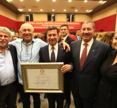 Muğla Büyükşehir Belediye Başkanı Aras, mazbatasını aldı