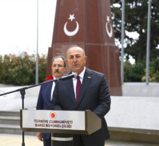 NATO Parlamenter Asamblesi Türk Delegasyonu Başkanı Çavuşoğlu, Bakü'de şehitlikleri ziyaret etti: