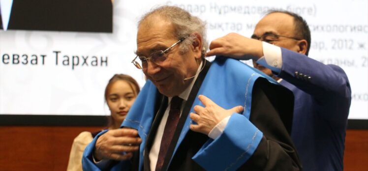 Nevzat Tarhan'a Kazakistan'da “Fahri Profesörlük” ünvanı verildi