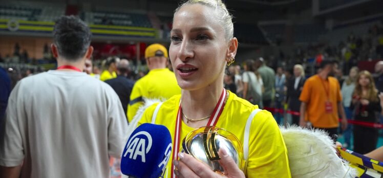 Şampiyon Fenerbahçe Opet'te yüzler gülüyor
