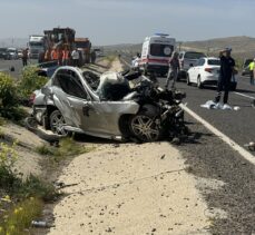 Şanlıurfa’da kamyonla çarpışan otomobildeki anne, baba ve 2 çocuğu öldü