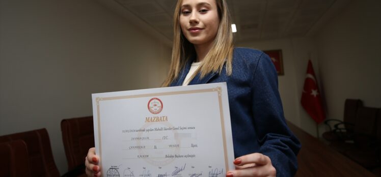 Seçimin “en genç belediye başkanı” Zeynep Çelik, mazbatasını aldı