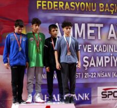 Sivas'ta 15 Yaş Altı Türkiye Güreş Şampiyonası'nın açılış töreni yapıldı