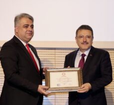 Trabzon Büyükşehir Belediye Başkanı Genç, mazbatasını aldı