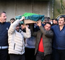 Trabzonspor'un forma tanıtımında yer alan lösemi hastası Hicran'ın cenazesi toprağa verildi