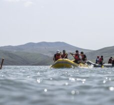 Tunceli'de öğrenciler Munzur Çayı ve Keban Baraj Gölü'nde su sporlarıyla tanışıyor