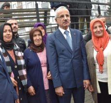 Ulaştırma ve Altyapı Bakanı Uraloğlu Trabzon'da vatandaşlarla bayramlaştı