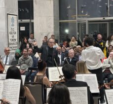 Yunanistanlı orkestra şefi Nikos Haliassas Türkiye'de sanatseverlerle buluşmaktan memnun