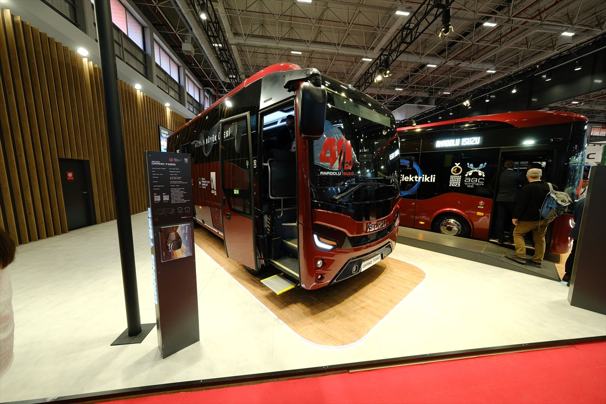 Anadolu Isuzu, Busworld Türkiye Fuarı'nda yenilikçi ve çevreci araçlarını tanıttı