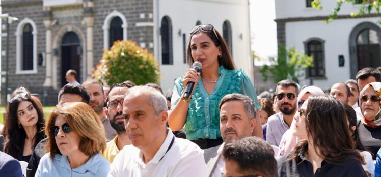 Bakan Tekin, Diyarbakır'da “Öğretmenler Odası Buluşmaları”na katıldı