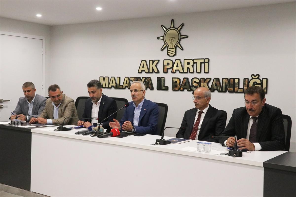 Bakan Uraloğlu, AK Parti Malatya İl Başkanlığı ziyaretinde konuştu: