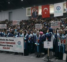 Bayburt Üniversitesi öğrencileri mezuniyet töreninde Filistin'e destek verdi