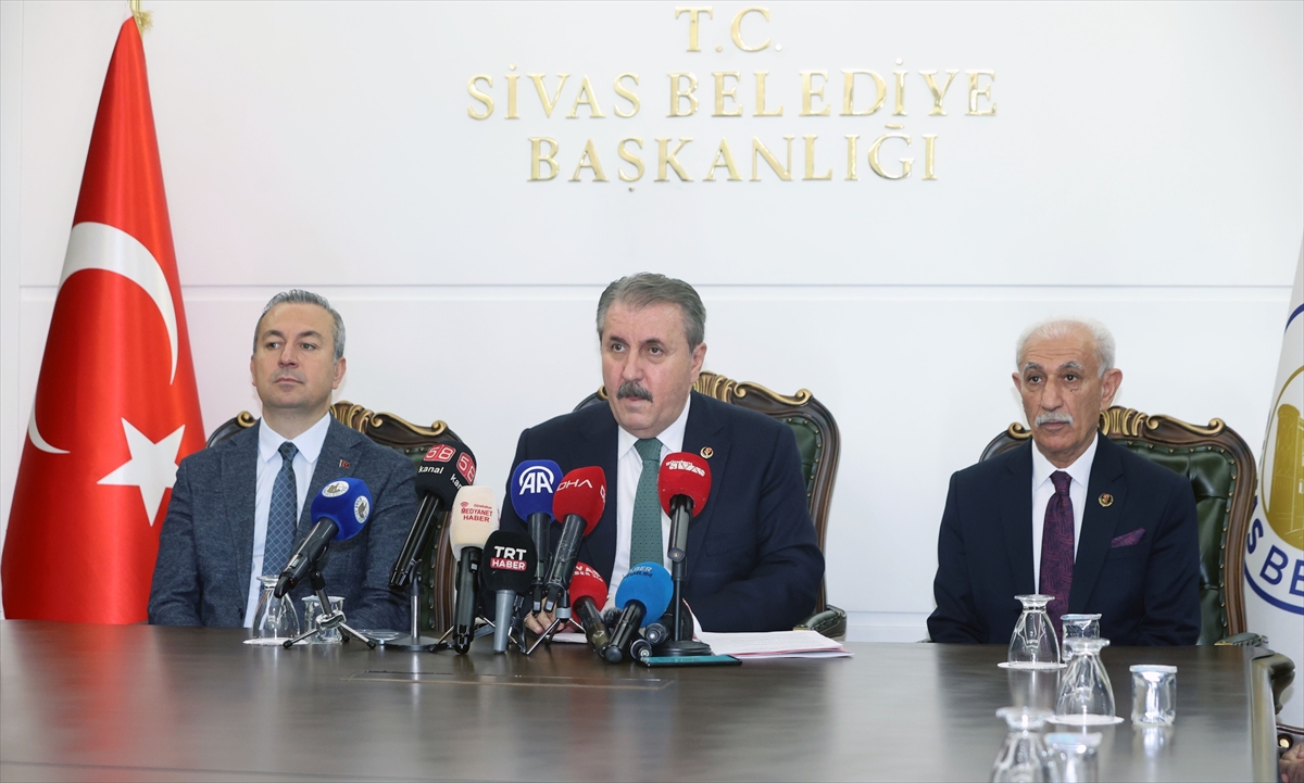 BBP Genel Başkanı Destici, Sivas'ta basın toplantısı düzenledi: