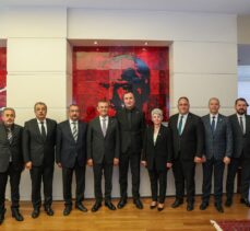 CHP Genel Başkanı Özel, Eğitim-İş Sendikası Genel Başkanı Özbay'ı kabul etti