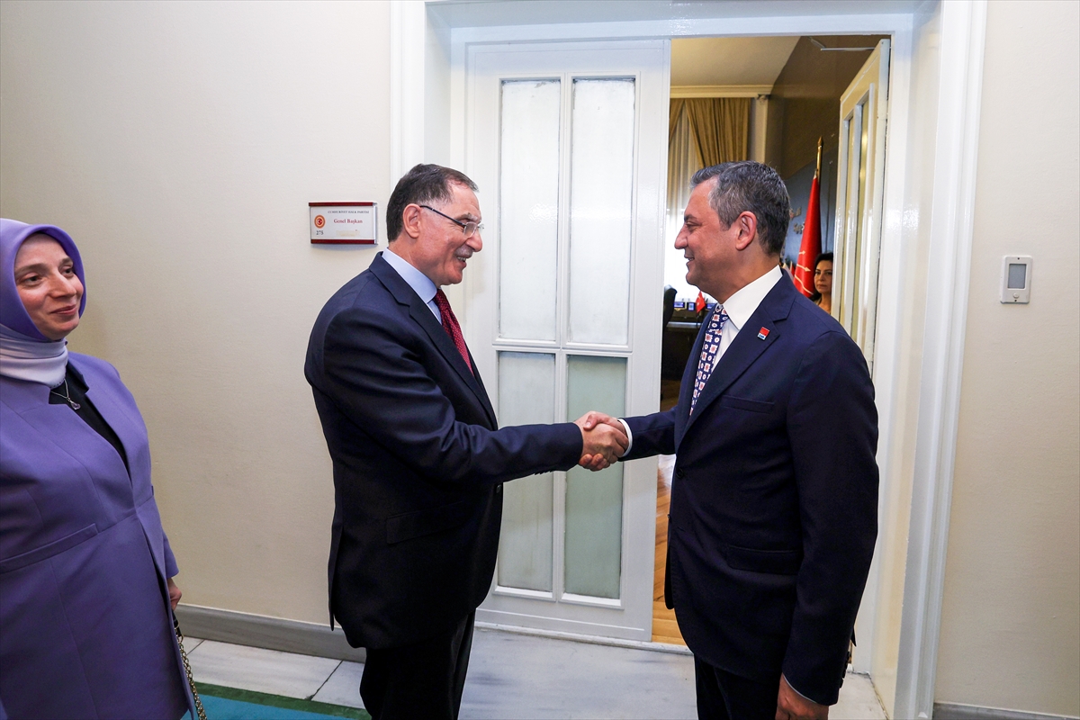 CHP Genel Başkanı Özel, Kamu Başdenetçisi Malkoç'u kabul etti