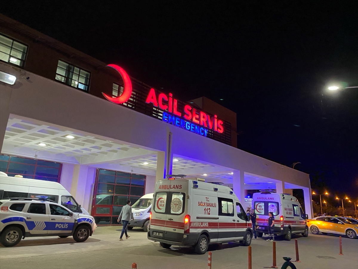 Diyarbakır'da cezaevinde 76 hükümlü ve personel zehirlenme şüphesiyle hastaneye kaldırıldı
