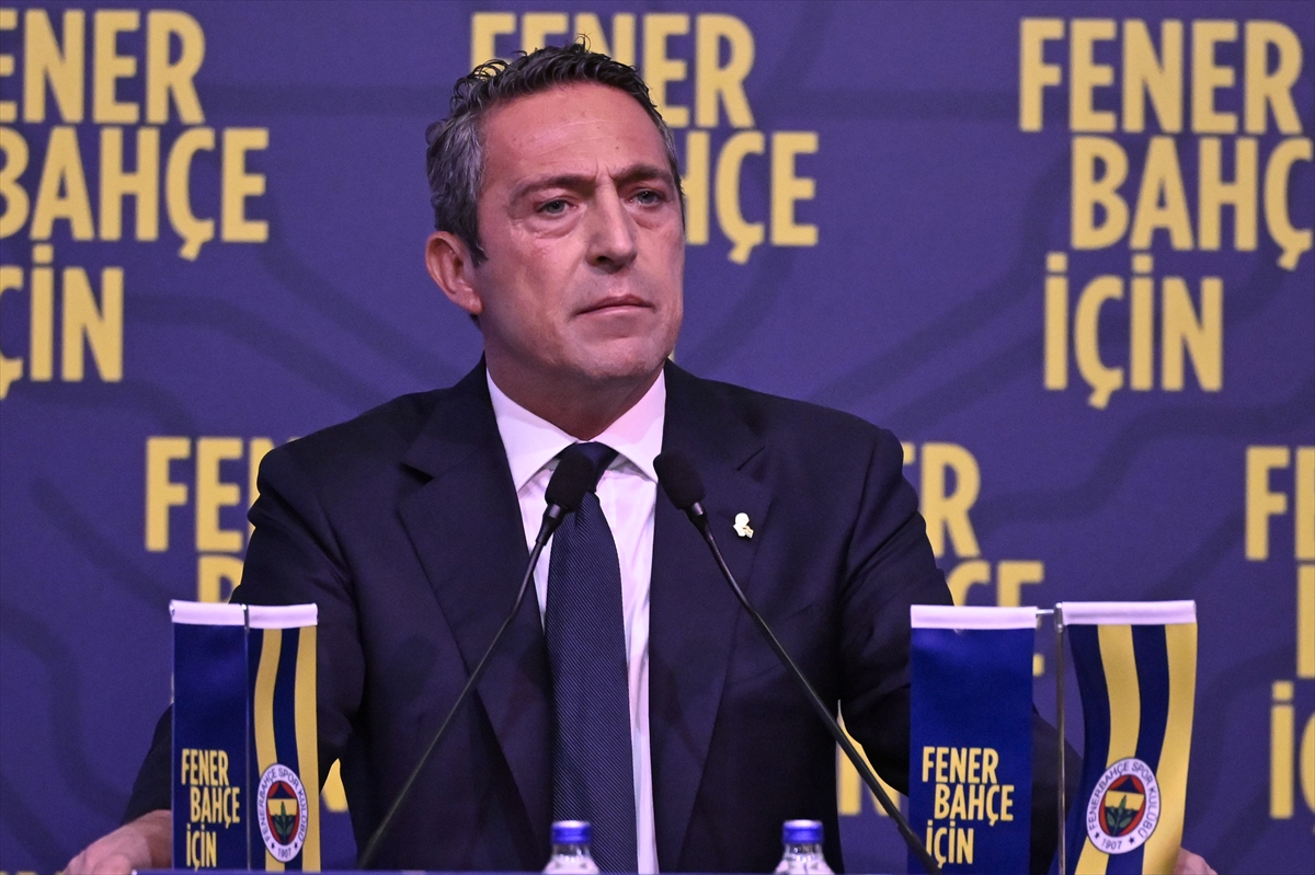 Fenerbahçe Kulübü Başkanı Ali Koç, Ankara'da üyelerle bir araya geldi: