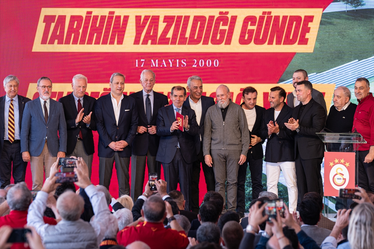 Galatasaray camiası, UEFA Kupası zaferinin 24. yıl dönümünde bir araya geldi