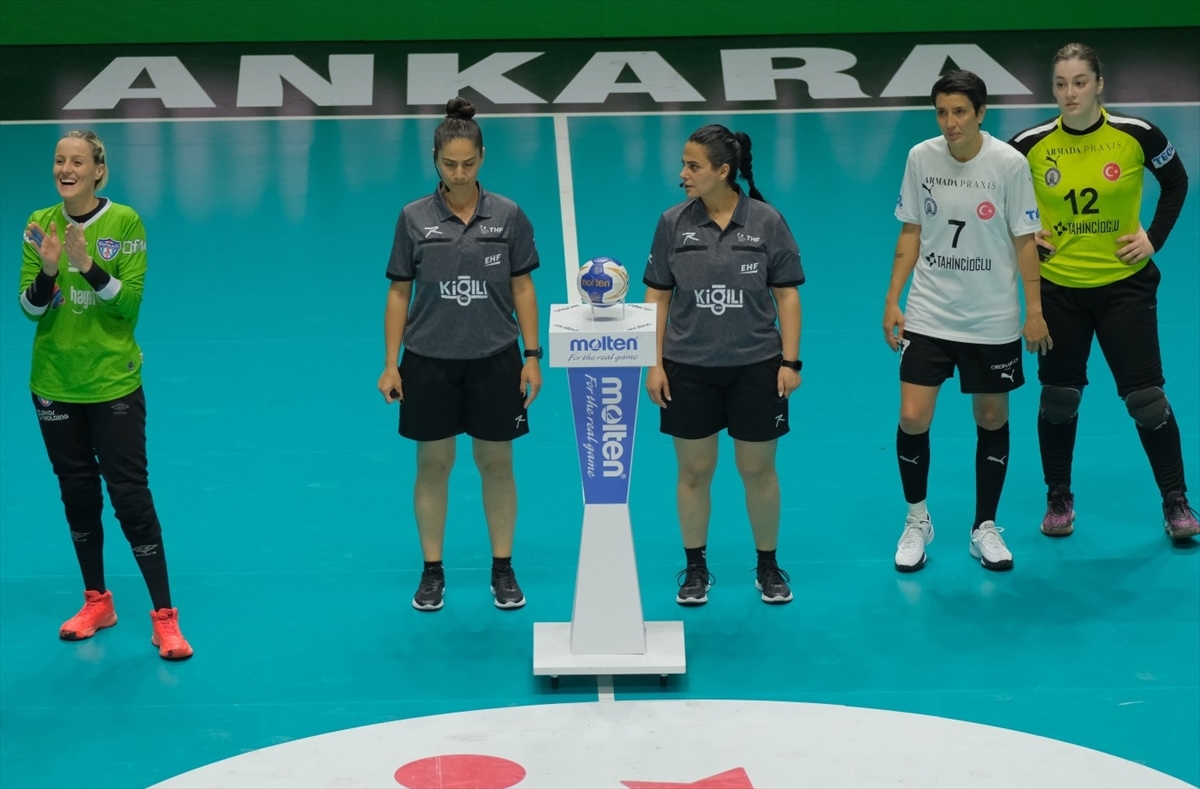 Hentbol hakemleri Pınar Ünlü Hatipoğlu ve Mehtap Şimşek, Avrupa Ligi finalini yönetecek