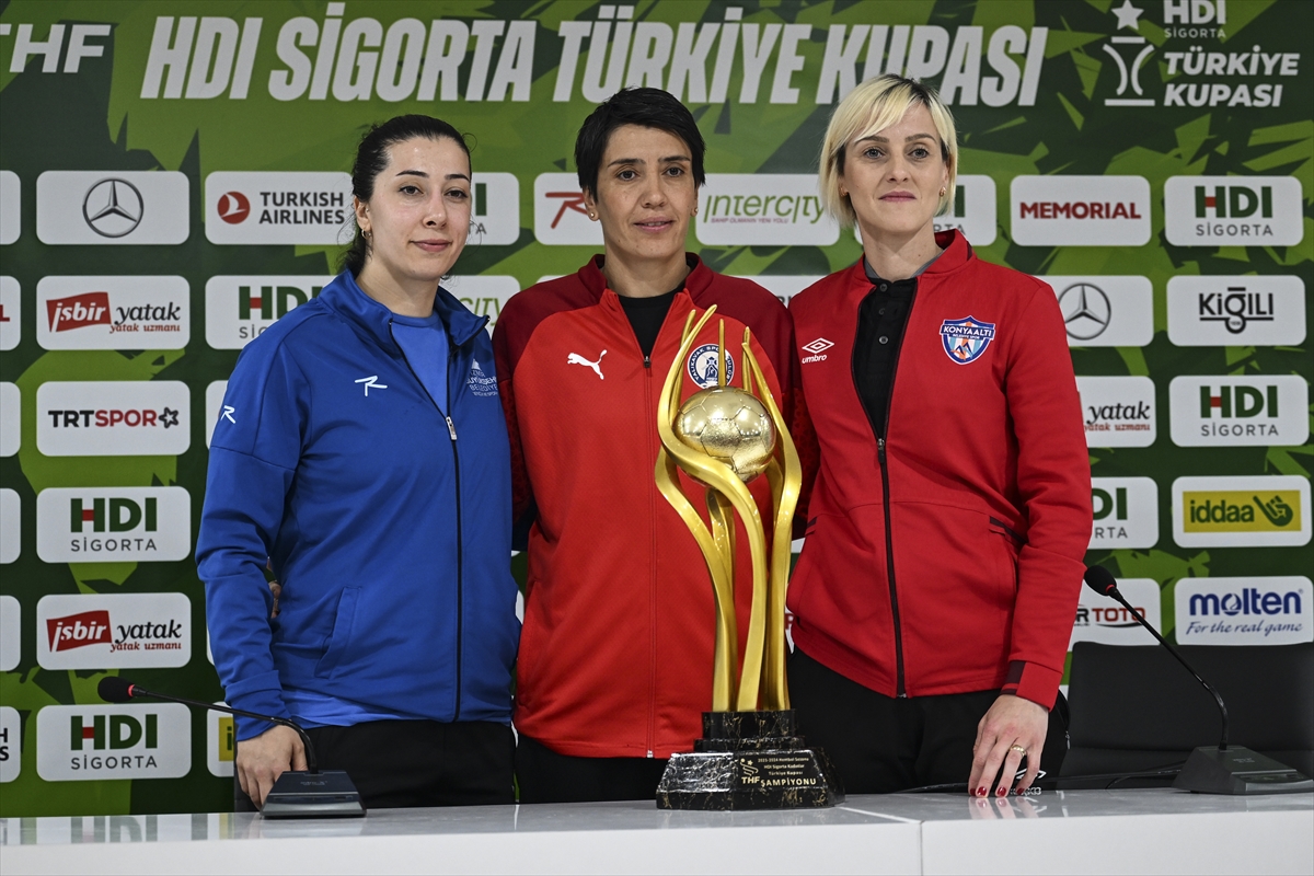 Hentbol HDI Sigorta Kadınlar Türkiye Kupası Dörtlü Final'in basın toplantısı yapıldı