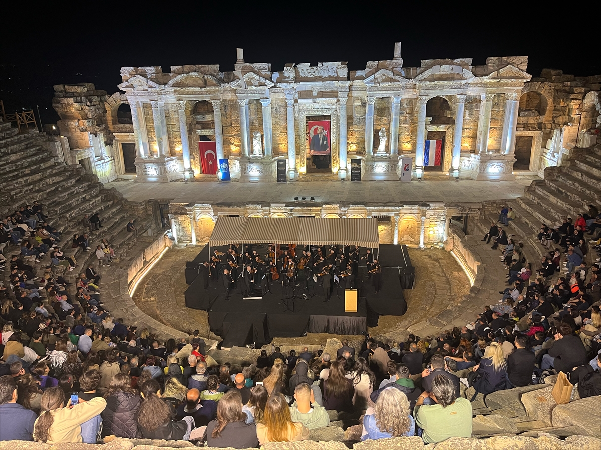 Hollanda Kraliyet Concertgebouw Orkestrası'ndan Pamukkale'deki Hierapolis Antik Kenti'nde konser