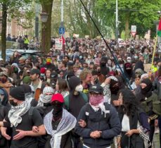 Hollanda'da üniversitede toplanmalarına izin verilmeyen Filistin destekçileri yürüyüş yaptı