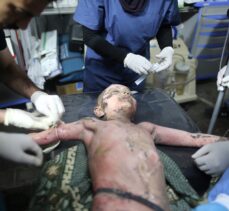 İsrail'in Refah'ın merkezine topçu atışıyla düzenlediği saldırılarda 25 kişi yaralandı