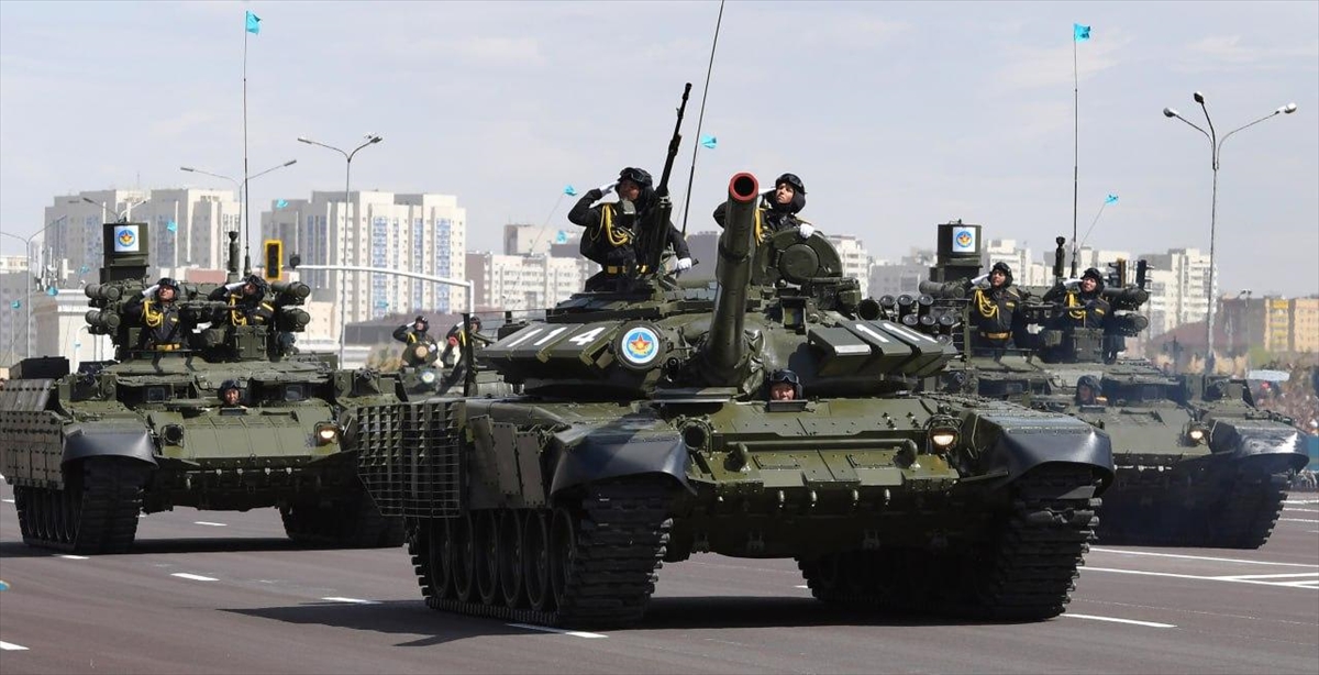 Kazakistan ordusu 32 yaşında