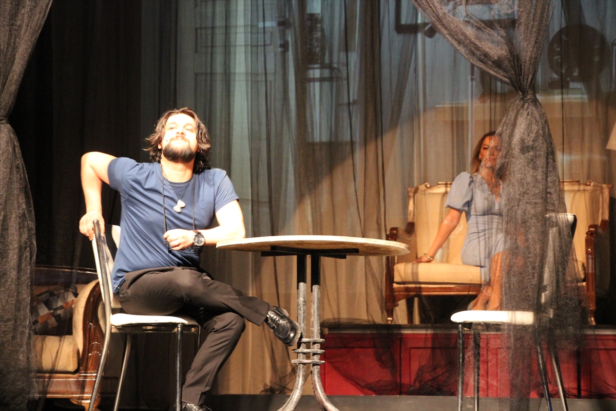 Konya'da uluslararası tiyatro festivalinde “Kadınım” oyunu sahnelendi