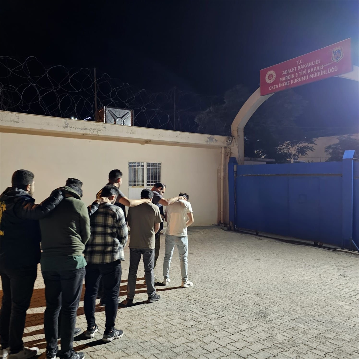 Mardin'de 3 kişinin yaralandığı silahlı kavgaya ilişkin 4 şüpheli tutuklandı
