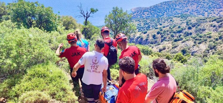 Muğla'daki tarihi Likya Yolu'nda ayağı kırılan turist kurtarıldı