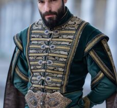 Oyuncu Serkan Çayoğlu, “Fatih Sultan Mehmet'in korkularını, arzularını hayal etmeye çalıştım”