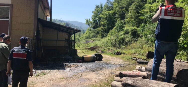Sakarya'da boya varilinin patlaması sonucu 3 orman işçisi yaralandı