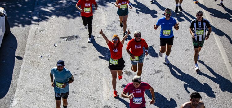 Salomon Çeşme Yarı Maratonu koşuldu