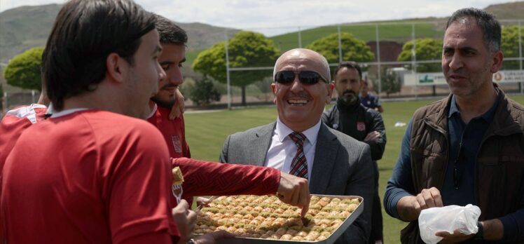 Sivasspor'da golcü futbolcu Rey Manaj'a transfer teklifleri var