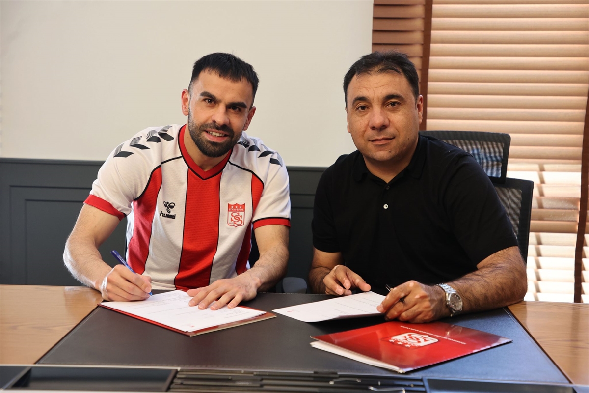 Sivasspor'da Murat Paluli'nin sözleşmesi uzatıldı