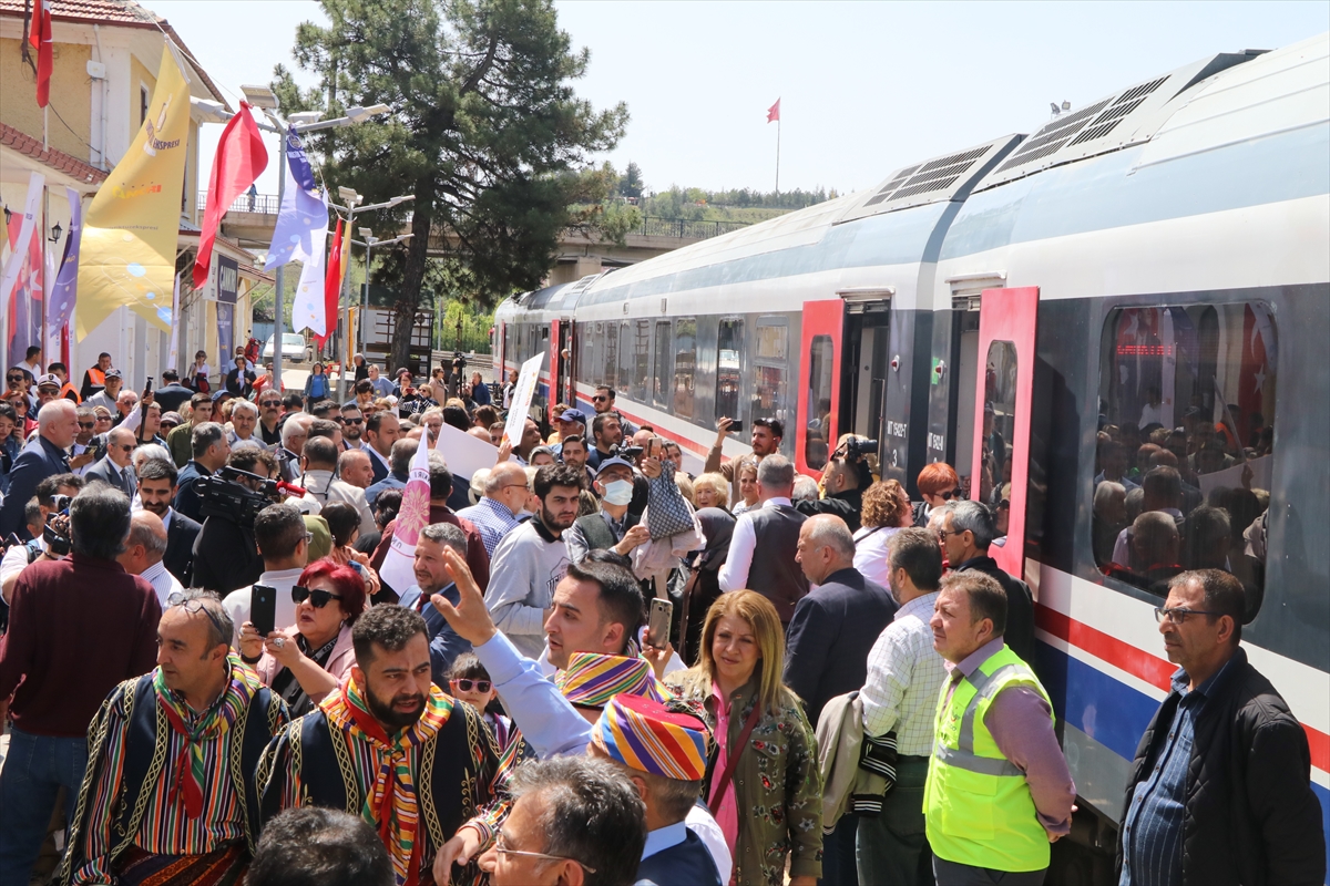 “Turistik Tuz Ekspresi”nin ilk seferi Çankırı'ya ulaştı