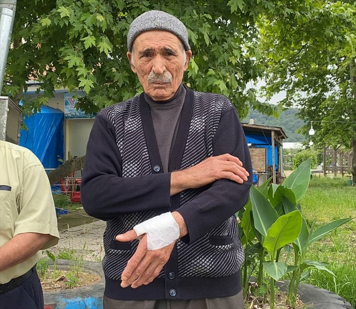 Zonguldak'ta köpek saldırısına uğrayan yaşlı adam şikayetçi oldu