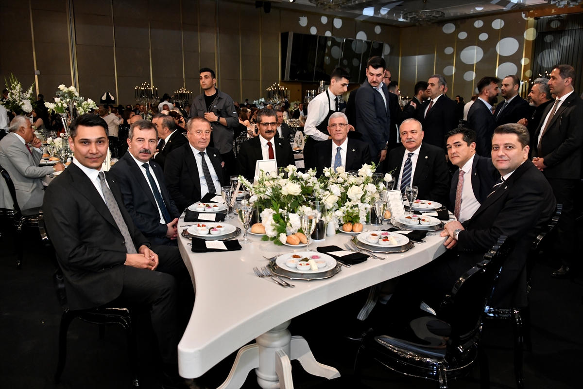 İYİ Parti Genel Başkanı Dervişoğlu, parti yöneticilerinden Sungur'un nikah şahidi oldu