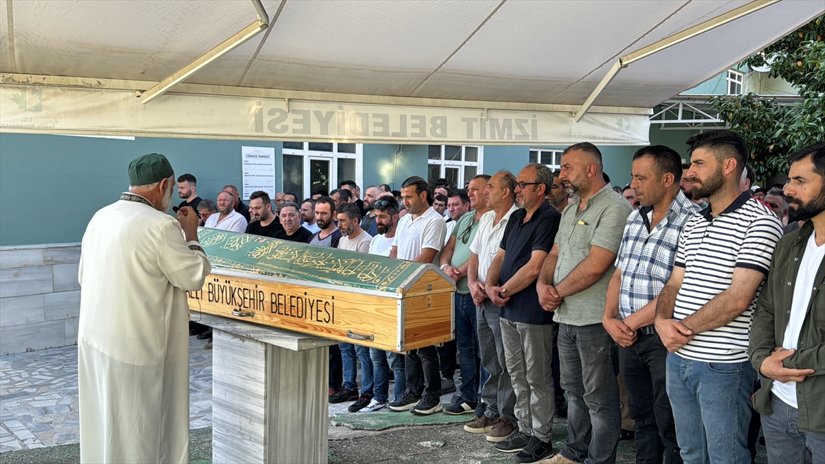 GÜNCELLEME – Kocaeli'de tersanedeki gemide çıkan yangında yaralanan personel öldü