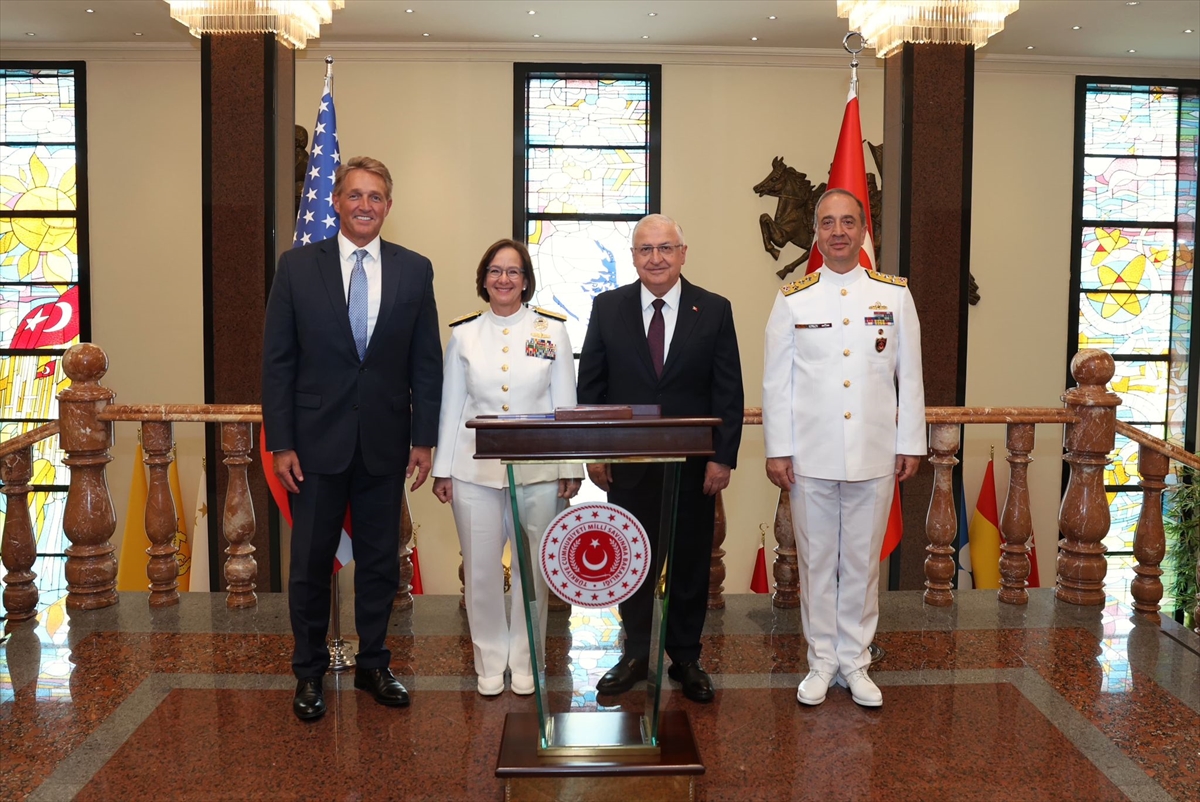Deniz Kuvvetleri Komutanı Oramiral Tatlıoğlu, ABD'li mevkidaşı Oramiral Franchetti ile görüştü